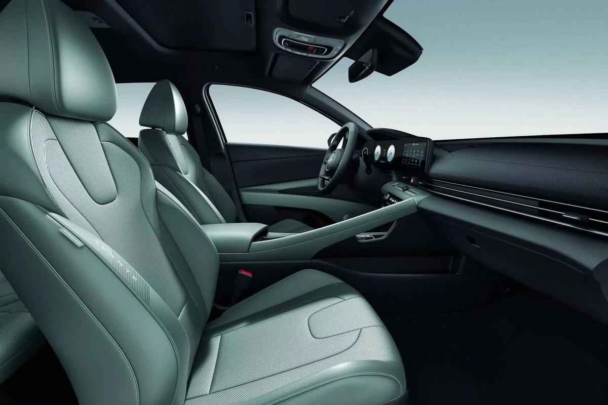 Hyundai Elantra 2024 Ra Mắt Với Diện Mạo Mới