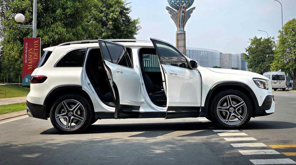 Mercedes Benz GLB SUV: Giá & Thông số 2023