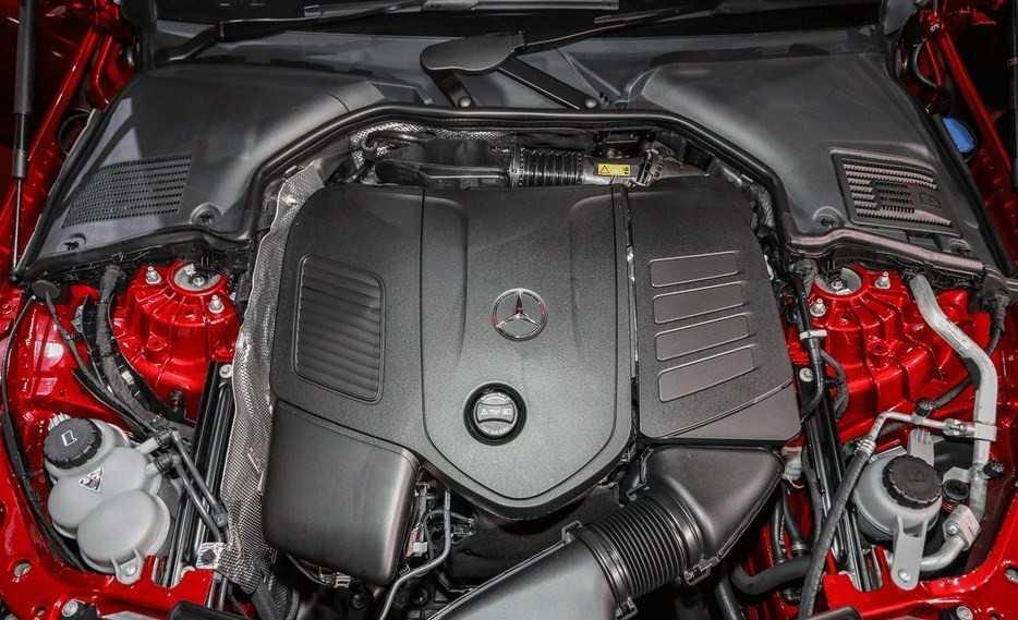 Mercedes C200: Giá & Thông số kỹ thuật 2023