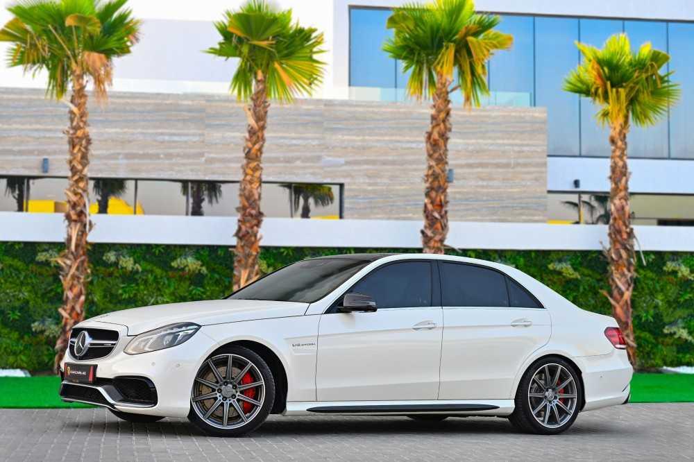 Mercedes Benz E63S AMG: Giá & Thông số 2023