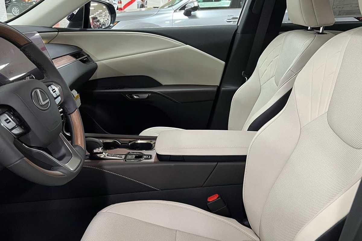 Bật mí sự khác nhau giữa Lexus RX 350 Premium và Lexus RX 350 Luxury 2023