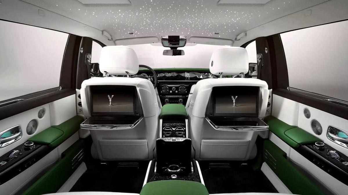 Rolls Royce Phantom 8: Giá bán & Thông số 2023