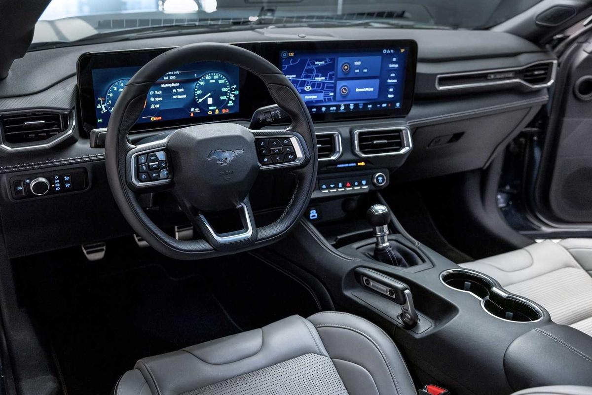 Ford Mustang GT 2024 vừa thành công đấu giá hơn nửa triệu đô