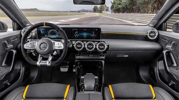 Mercedes AMG A45 4Matic: Giá & Thông số 2023