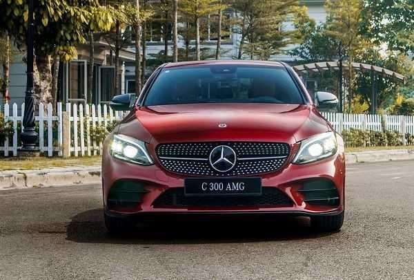 Mercedes C300: Giá & Thông số 2023