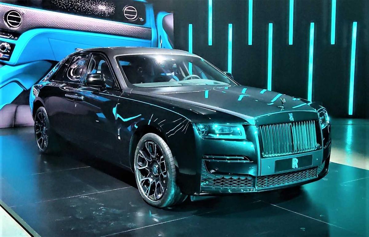 Rolls Royce Ghost Black Badge: Giá & Thông số 2023