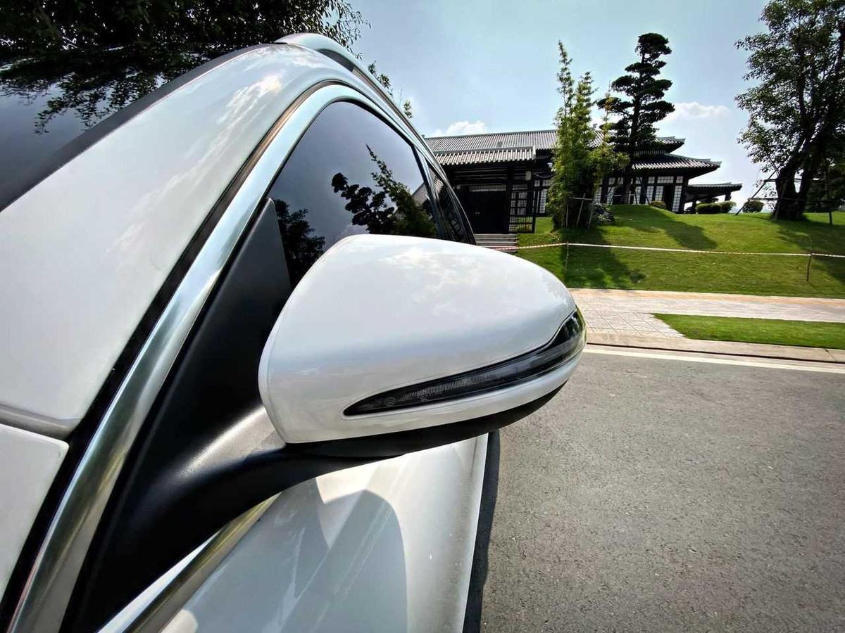 Mercedes Benz GLB SUV: Giá & Thông số 2023