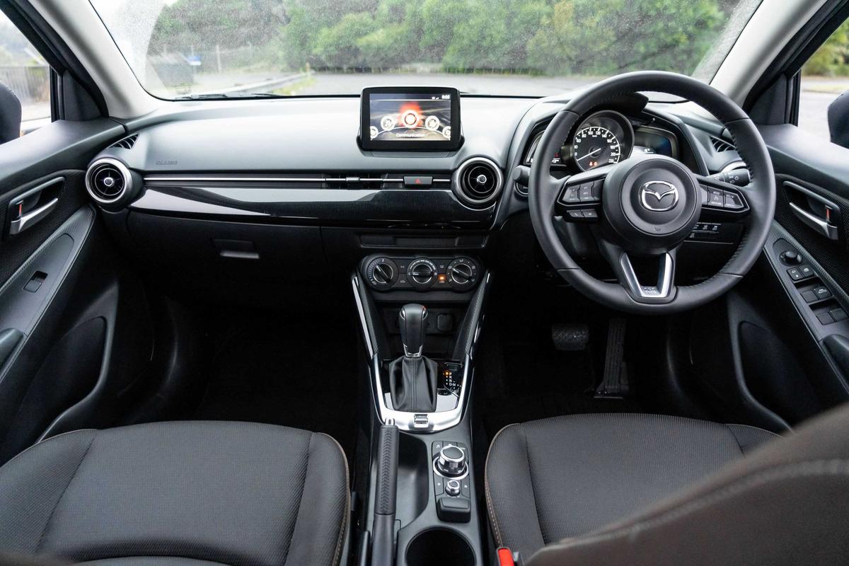 Mazda 2 cũ - Ưu, nhược điểm & kinh nghiệm mua xe cũ