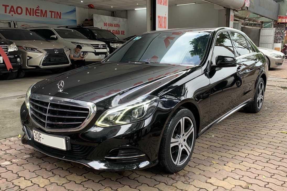 Mercedes E200: Giá & Thông số 2023