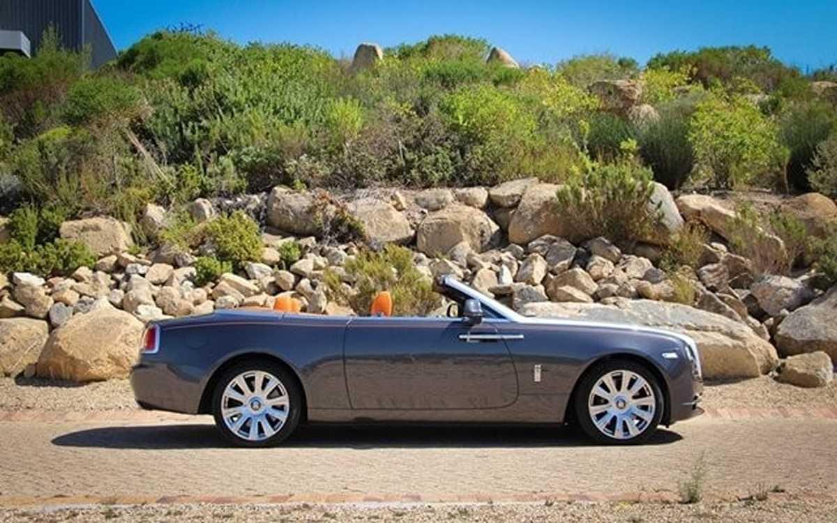 Rolls Royce Dawn: Giá bán & Thông số 2023