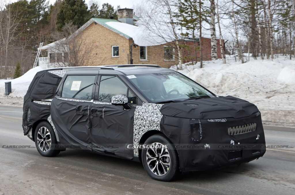 Kia Carnival 2025 lộ diện với kiểu dáng lấy cảm hứng từ EV9