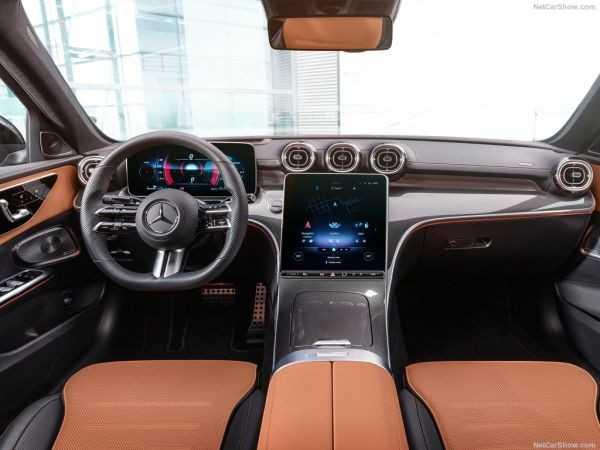 Mercedes C200: Giá & Thông số kỹ thuật 2023