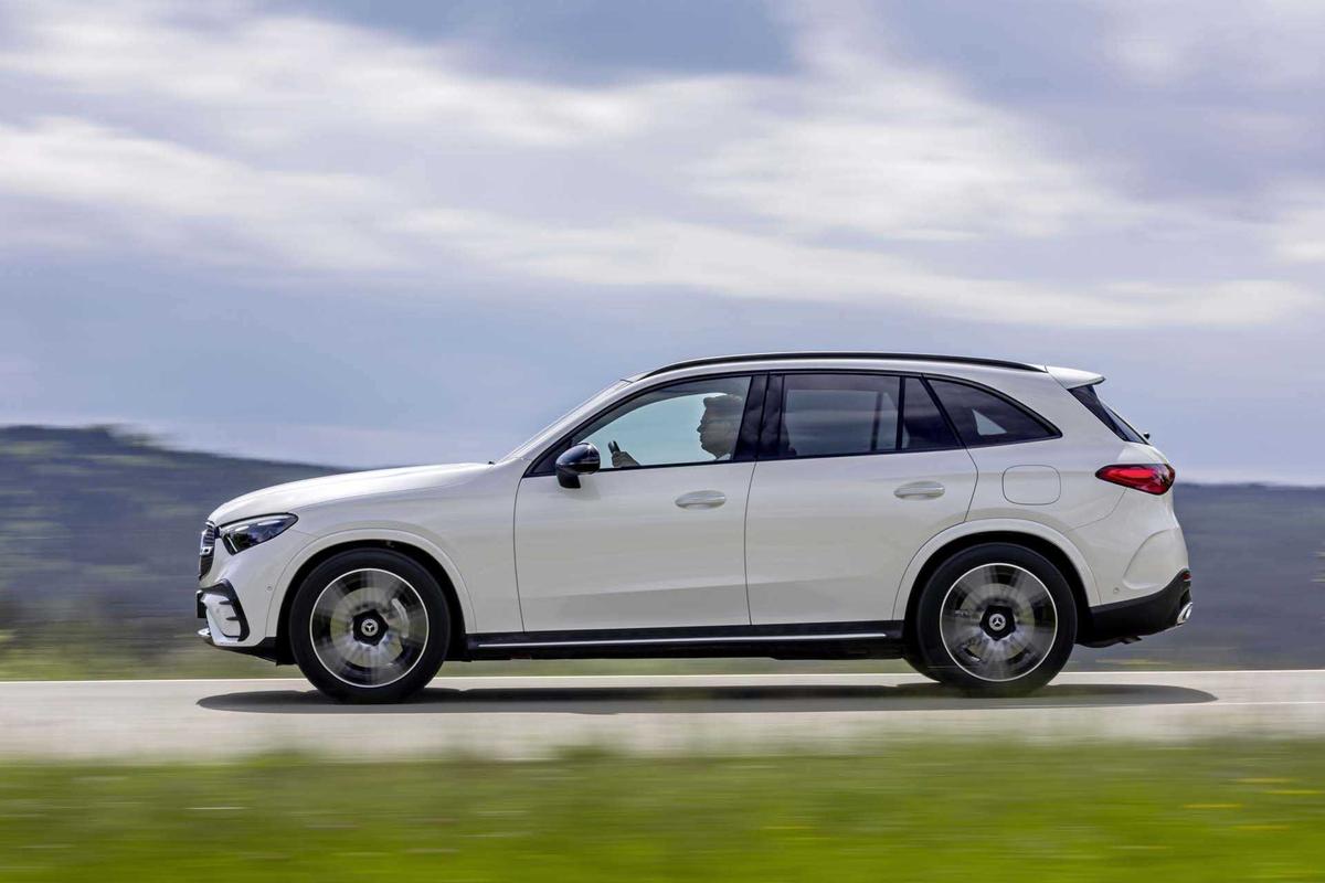 Mercedes Benz GLC SUV: Giá & Thông số 2023
