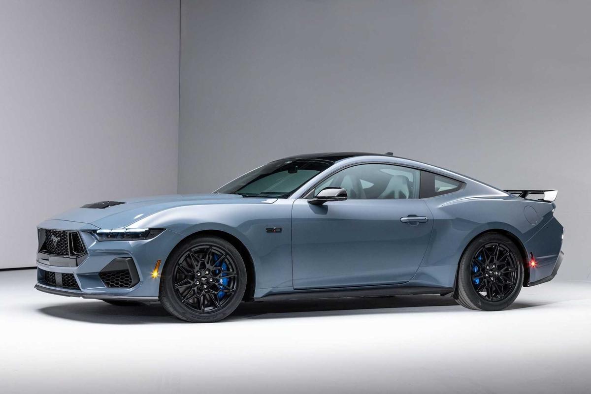 Ford Mustang GT 2024 vừa thành công đấu giá hơn nửa triệu đô