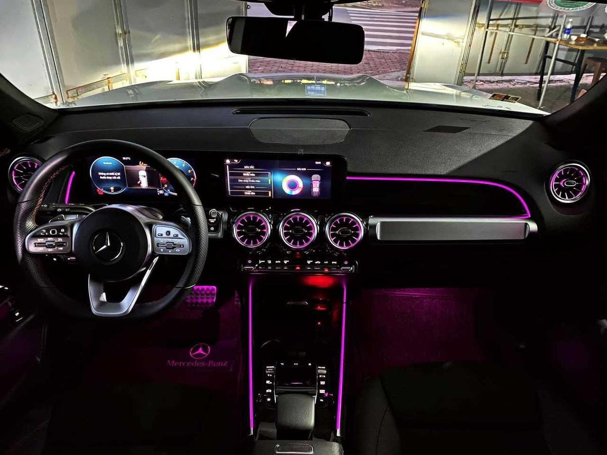 Mercedes Benz GLB SUV: Giá & Thông số 2023