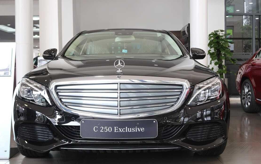 Mercedes C250: Giá & Thông số 2023