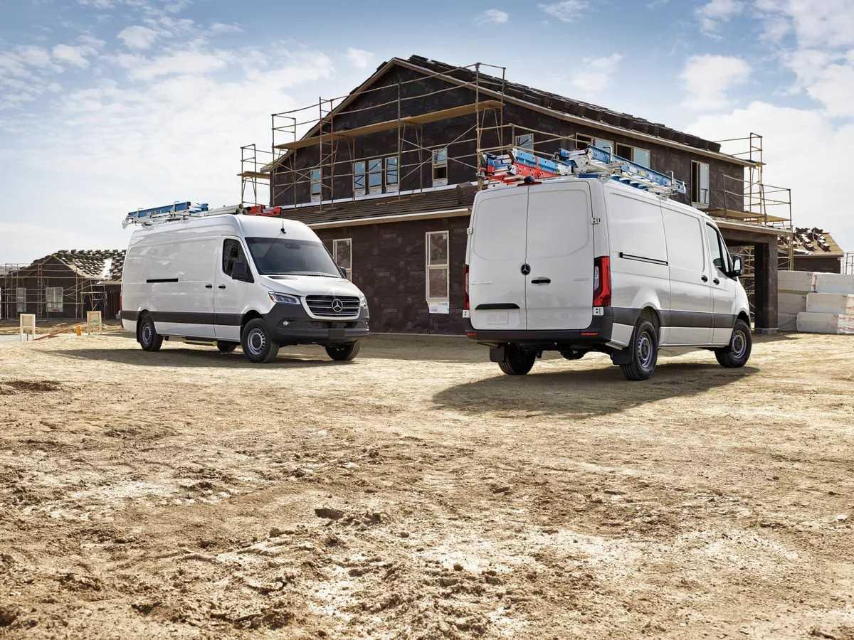 Mercedes Benz Sprinter bị triệu hồi tại Mỹ do hai lỗi cực lớn