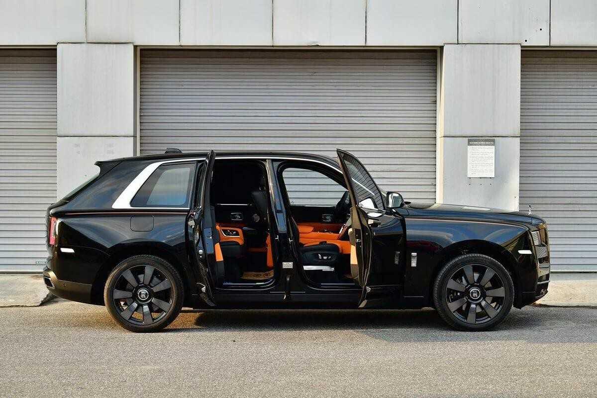 SUV Rolls Royce- Cullinan: Giá bán & Thông số 2023
