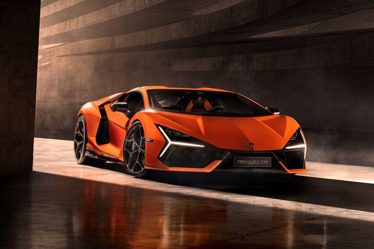 Lamborghini Revuelto 2024 - Màn lộ diện mãn nhãn