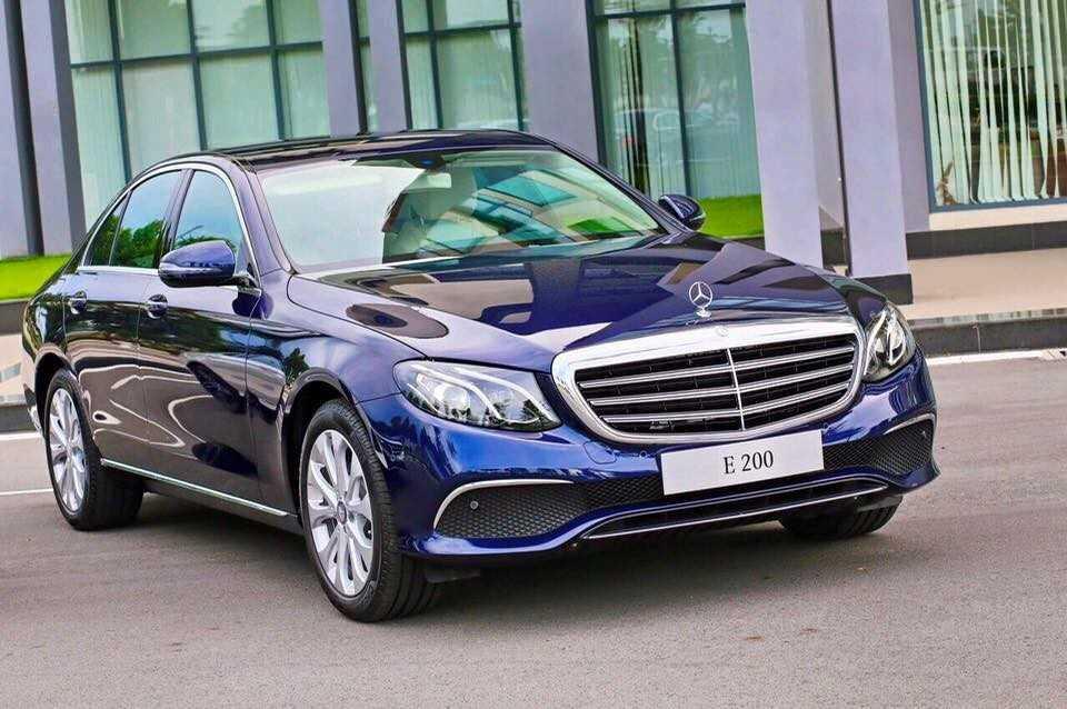 Mercedes E200: Giá & Thông số 2023