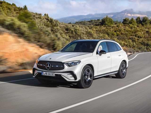 Mercedes Benz GLC SUV: Giá & Thông số 2023