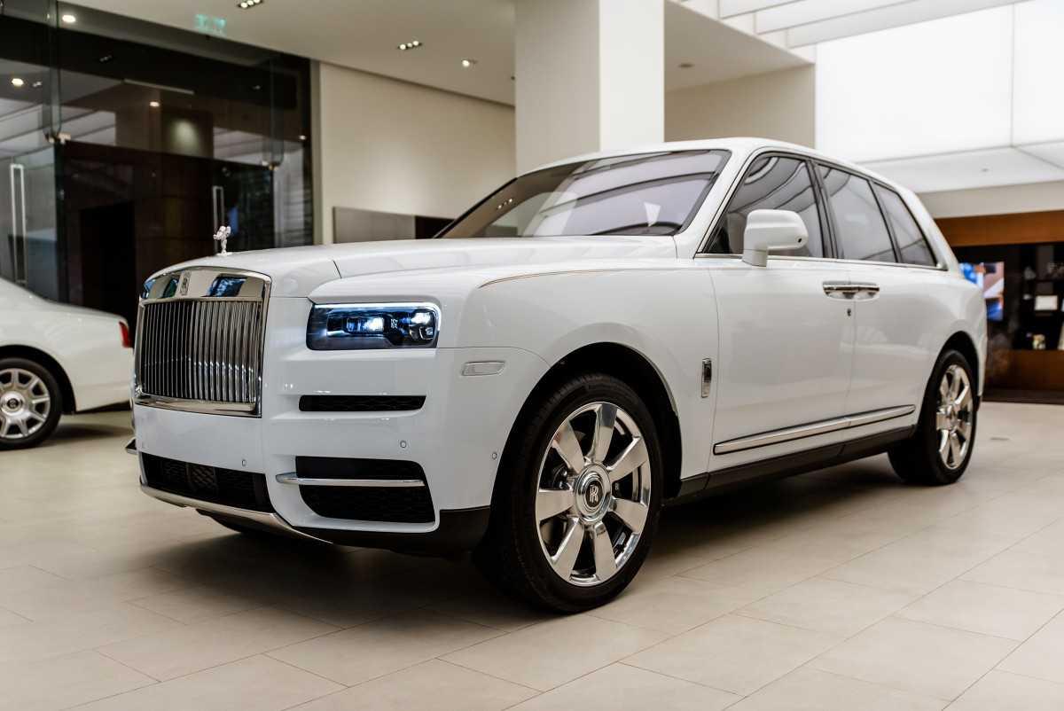 SUV Rolls Royce- Cullinan: Giá bán & Thông số 2023SUV Rolls Royce- Cullinan: Giá bán & Thông số 2023