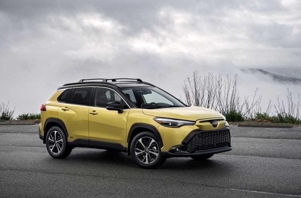 Toyota Corolla Cross Hybrid 2023: Thông số, Hình ảnh & Giá cả