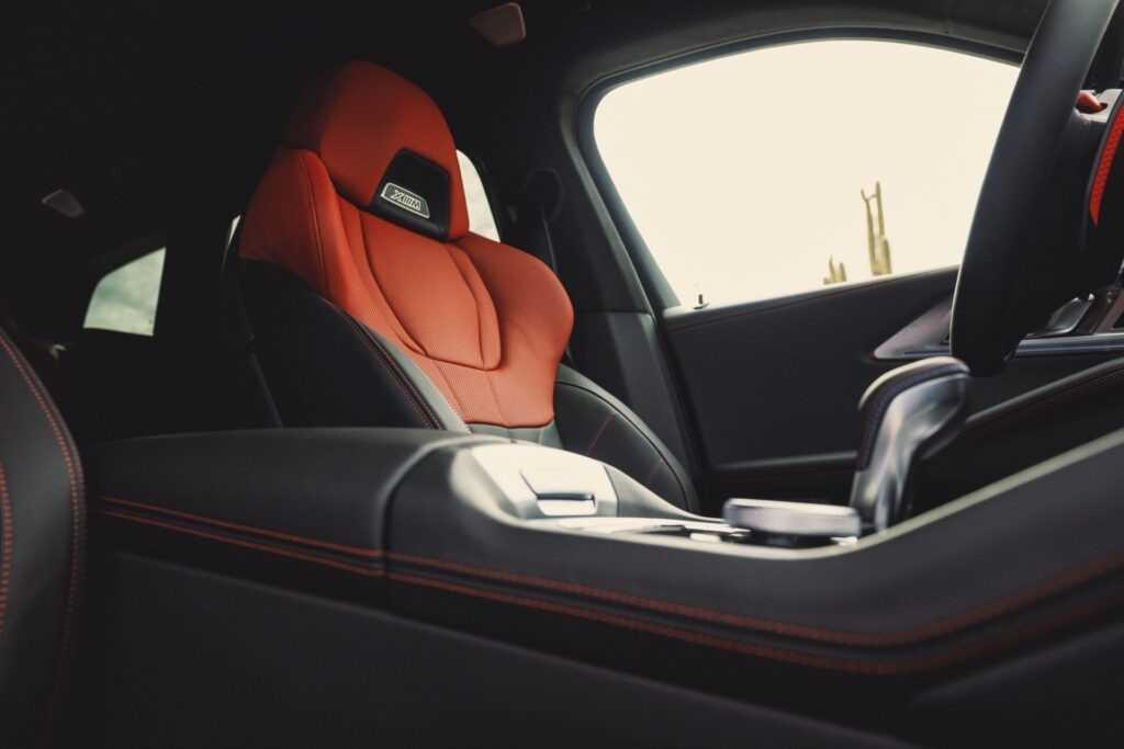 BMW XM Label Red 738 HP cuối cùng cũng ra mắt sau bao ngày mong đợi