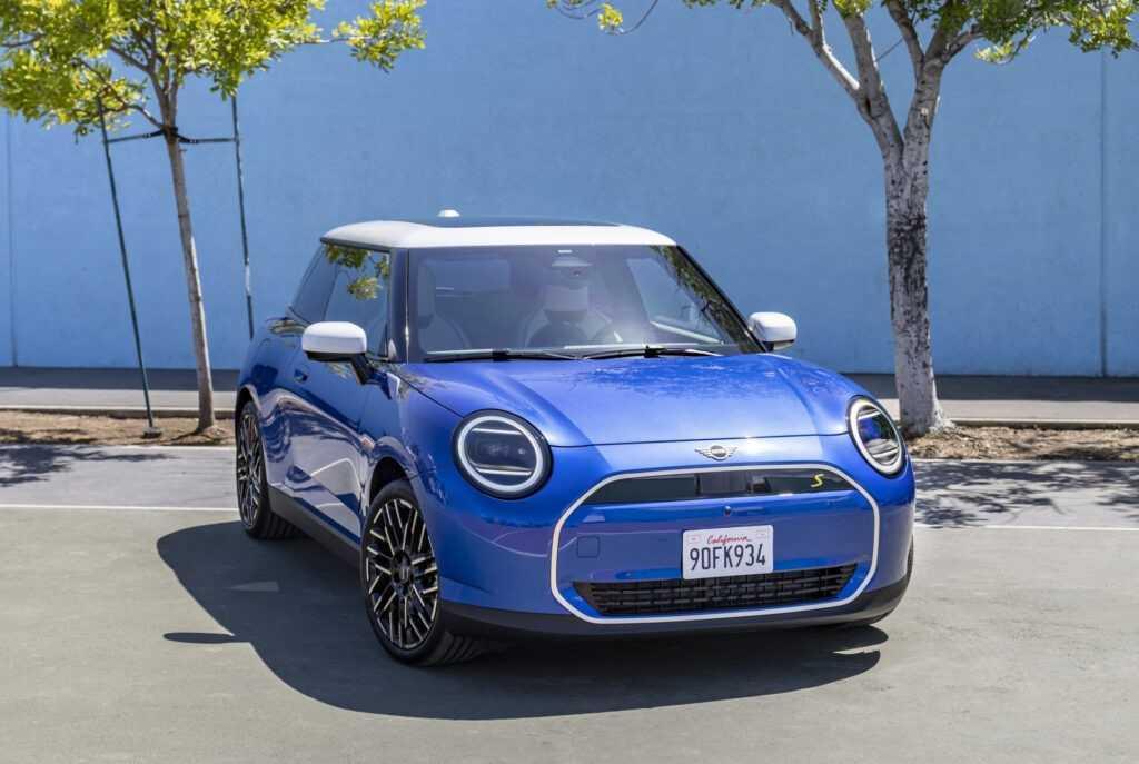 Lộ diện Mini Cooper S 2025 bản EV với thiết kế lột xác hoàn toàn ấn tượng