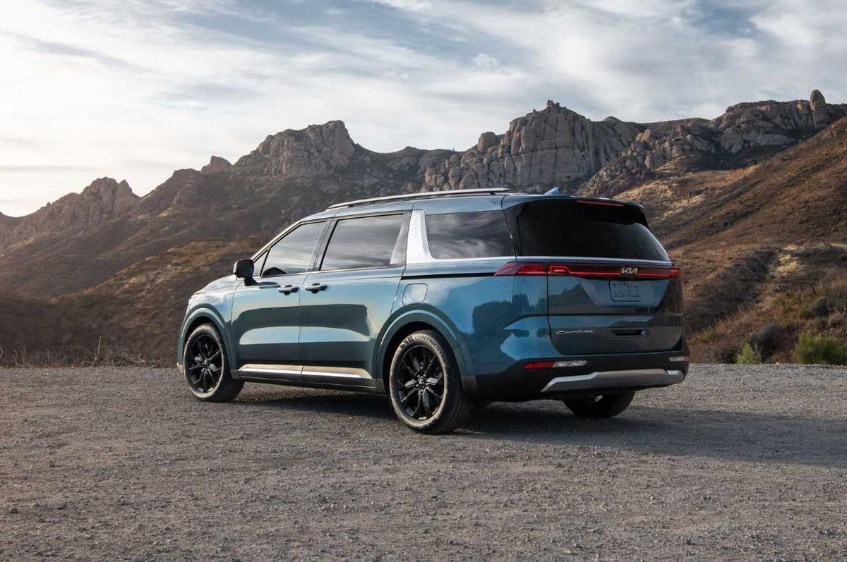 KIA Grand Carnival 2023: Giá & Thông số mới nhất