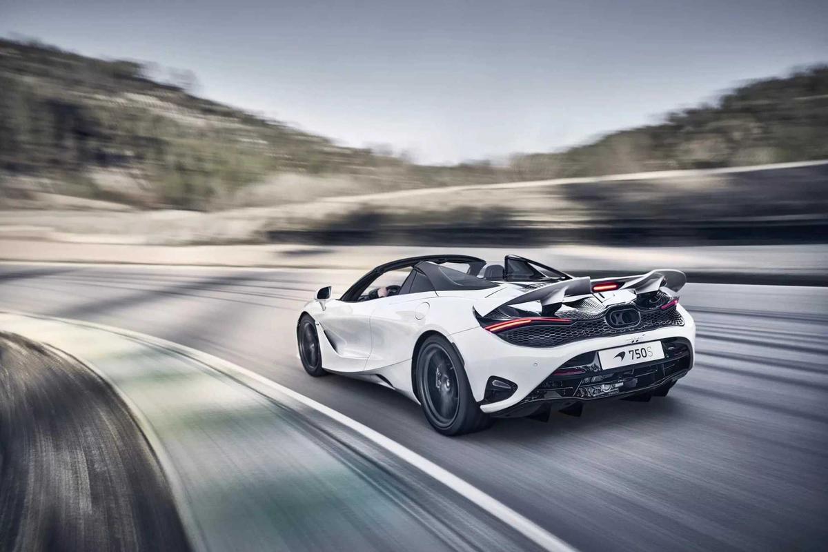 McLaren 750S - Chiếc siêu xe nhẹ nhất với động cơ cực mạnh mẽ của hãng xe Anh Quốc