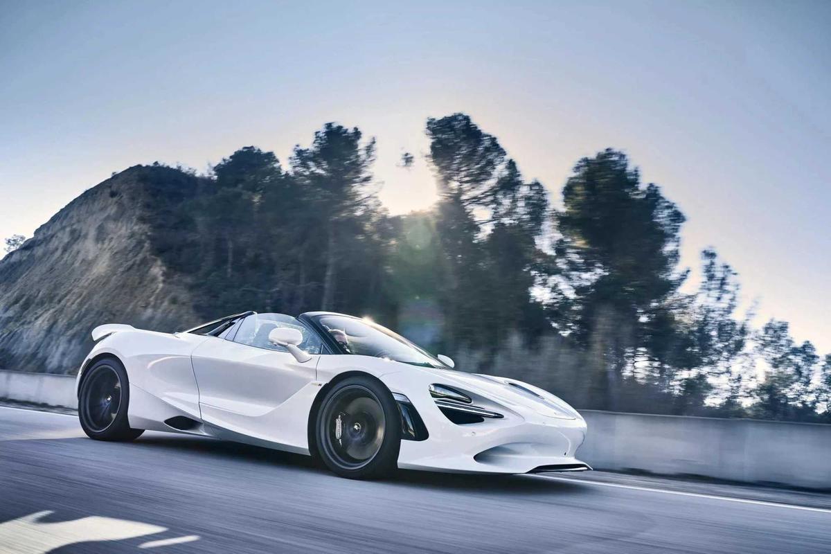 McLaren 750S - Chiếc siêu xe nhẹ nhất với động cơ cực mạnh mẽ của hãng xe Anh Quốc