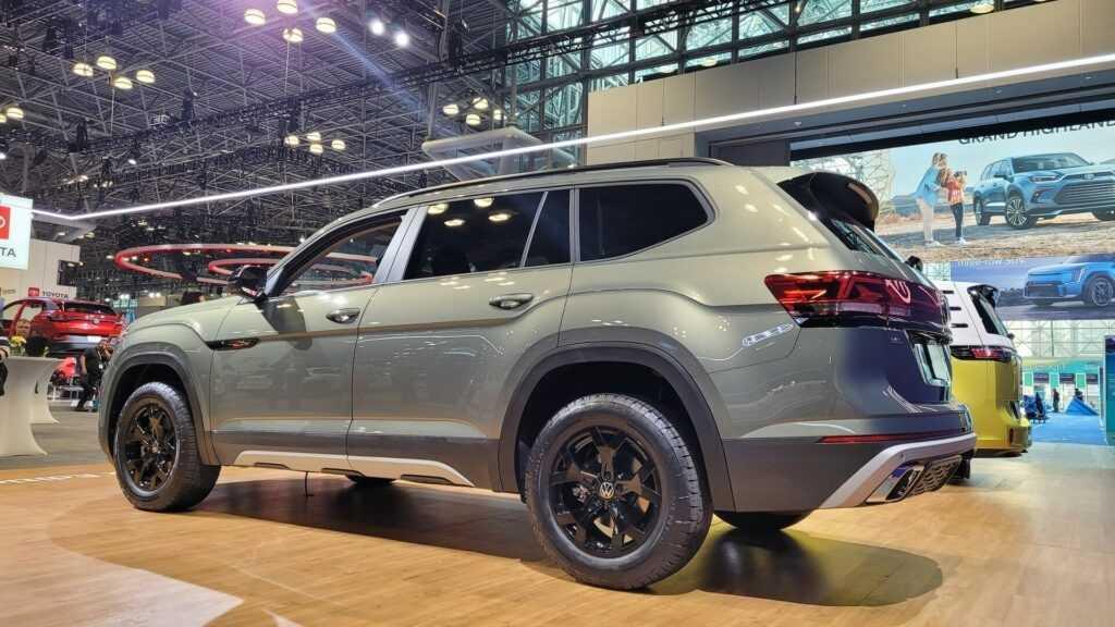 VW Atlas Peak Edition 2024 - Kiểu dáng chắc chắn và nội thất cao cấp