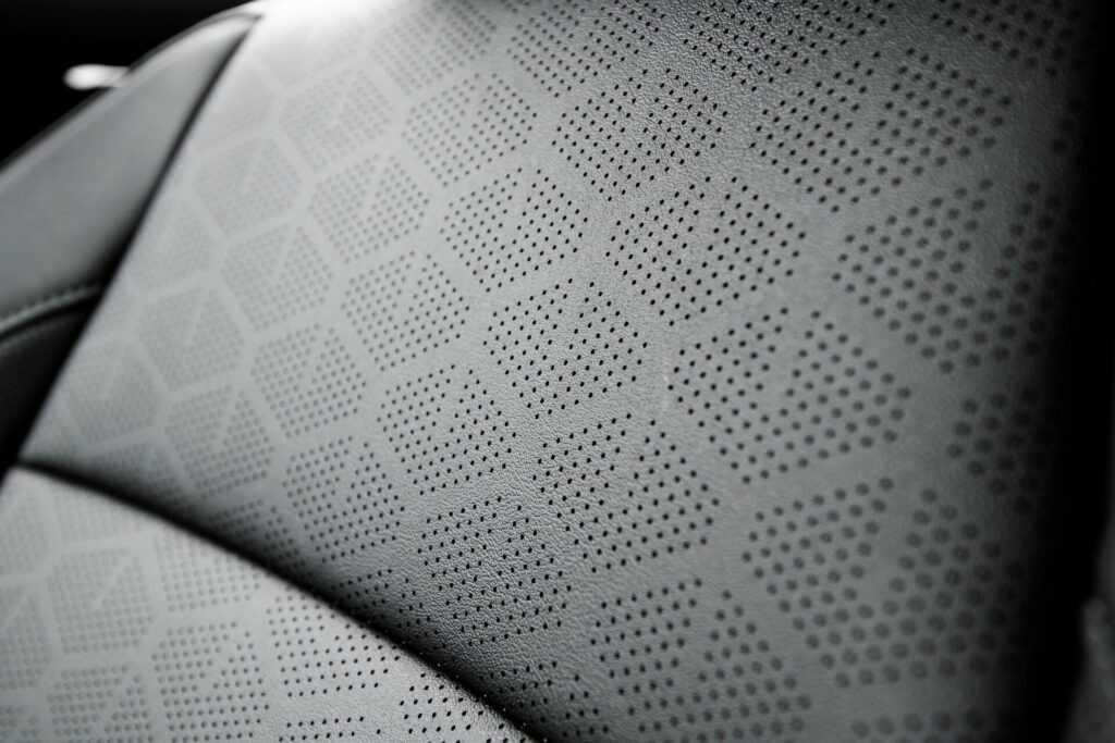 Kia Seltos 2024 ra mắt, giá khởi điểm gần 25 ngàn đô