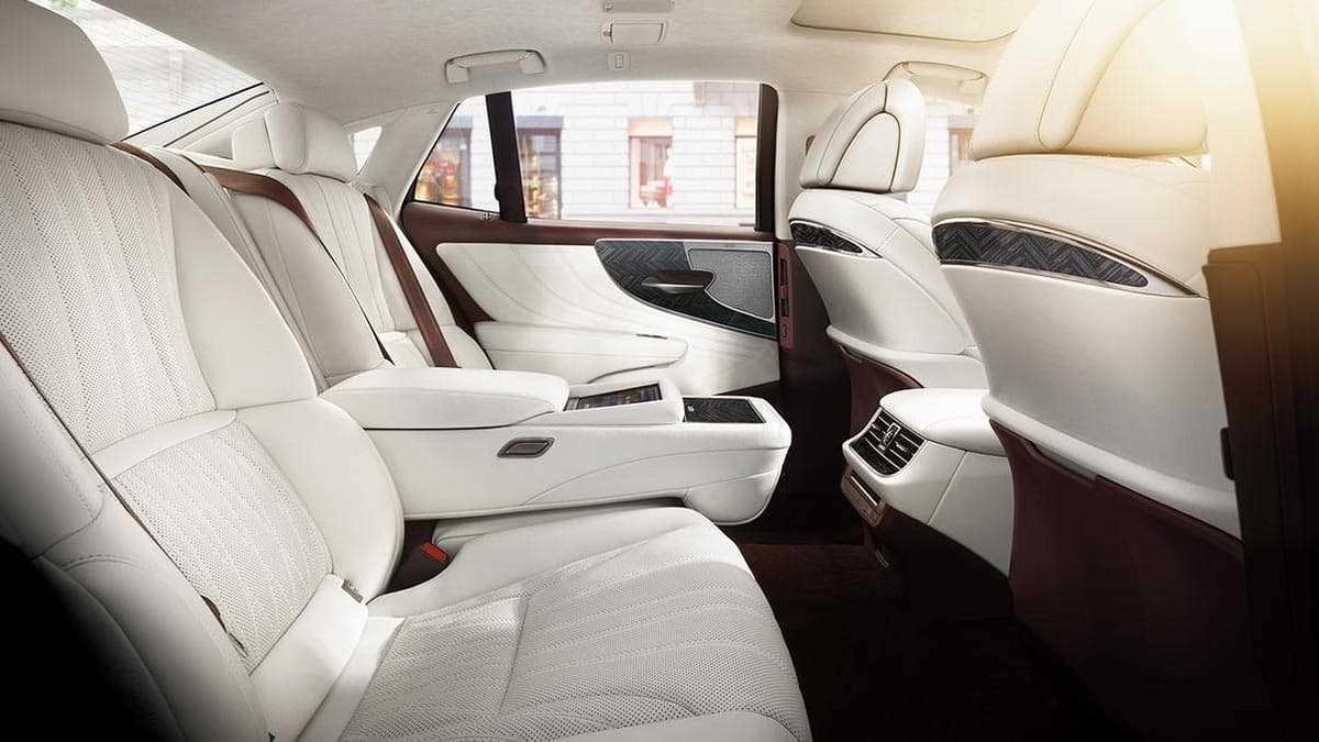 Top dòng Lexus LS – Luxury Sedan tại Việt Nam