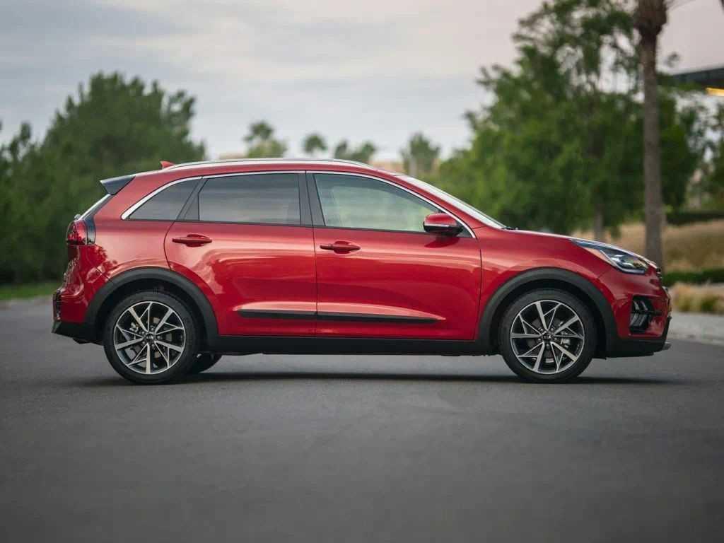 Kia Niro: Giá & Thông số mới nhất 2023