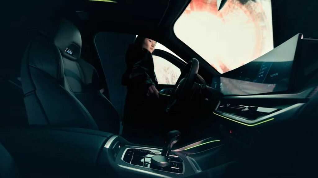 BMW XM 50e cơ sở xuất hiện, cung cấp phạm vi chạy điện lên đến 52 dặm