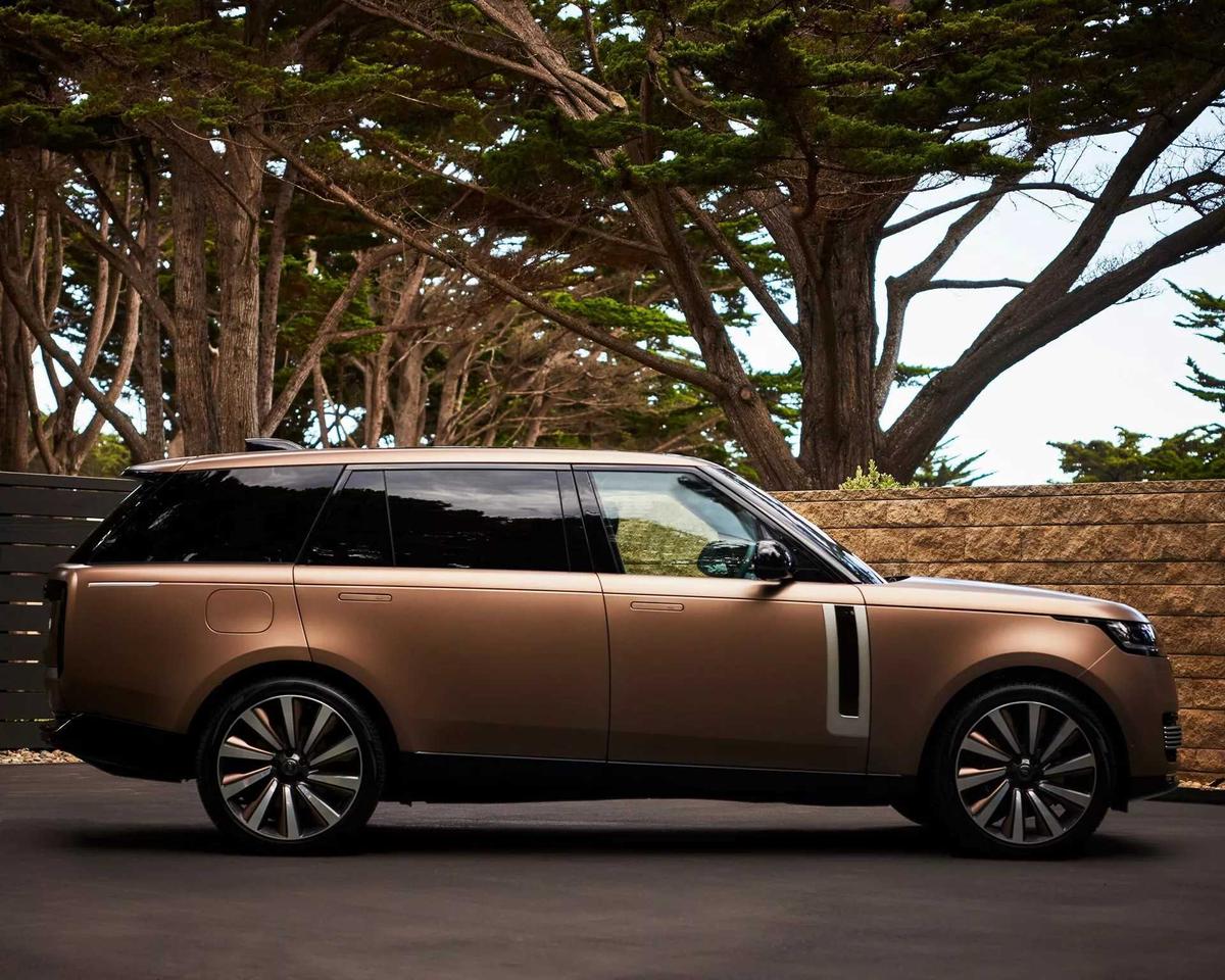 Land Rover triệu hồi hơn 2000 chiếc Range Rover do nguy cơ cháy nổ