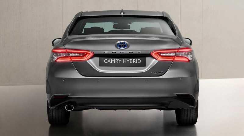 Toyota Camry Hybrid: Giá & Thông số mới nhất 2023