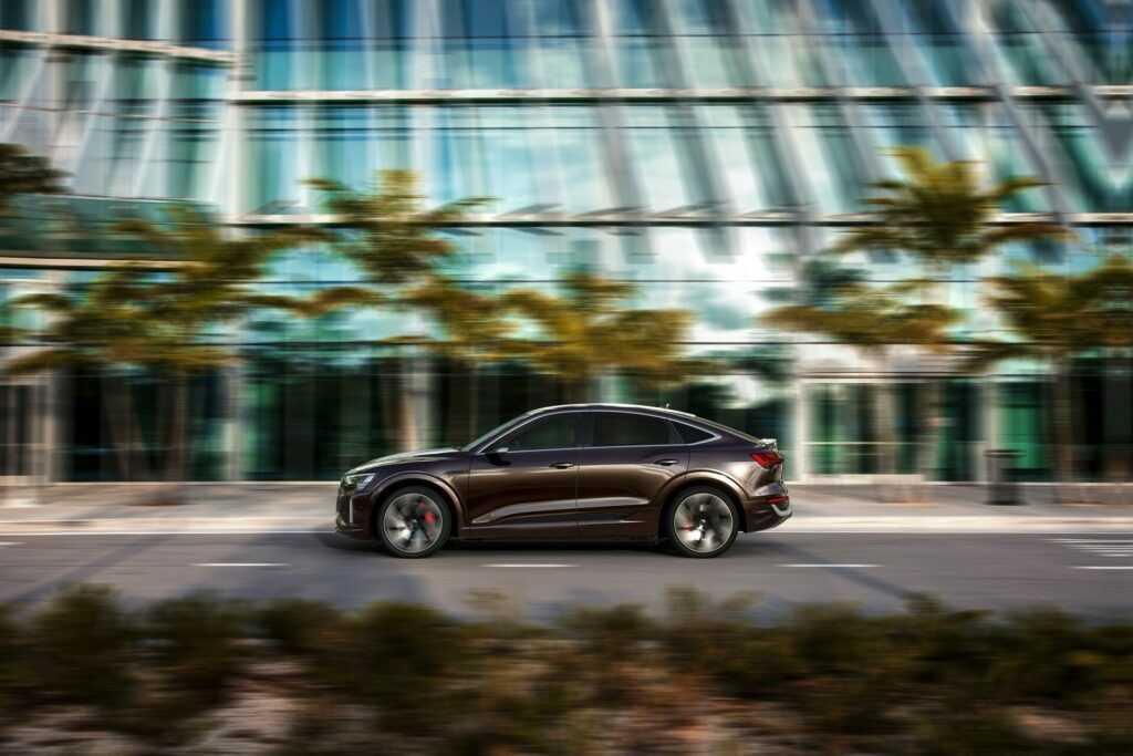 Mới: Audi Q8 E-Tron 2024 giá gần 75 ngàn đô sắp tới Mỹ vào mùa hè này