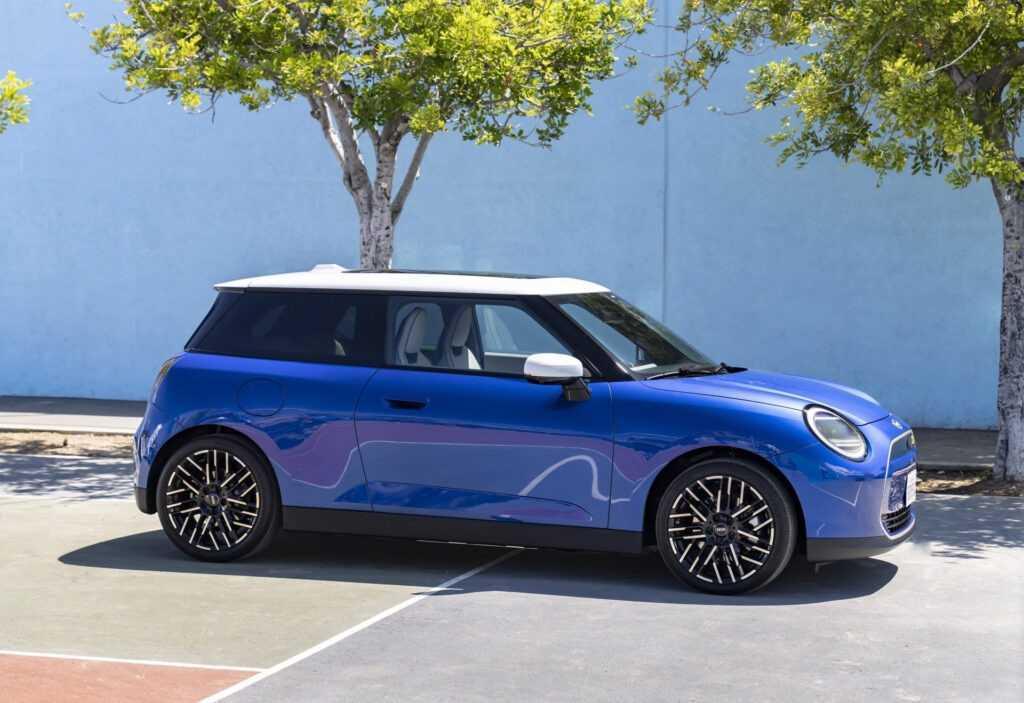Lộ diện Mini Cooper S 2025 bản EV với thiết kế lột xác hoàn toàn ấn tượng