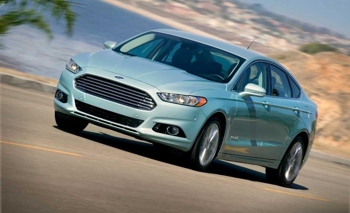 Ford Fusion Hybrid: Giá & Thông số mới nhất 2023