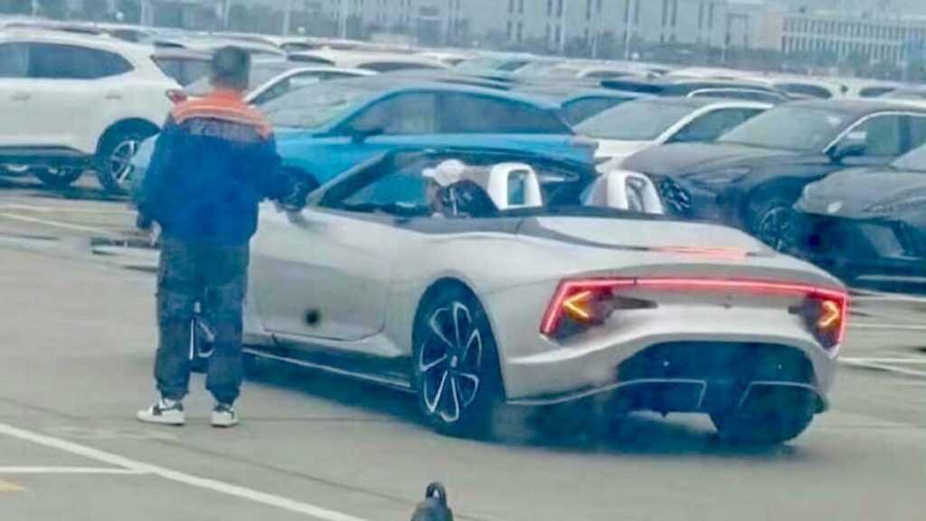 Xuất hiện Roadster MG Cyberster mới với công suất lên đến 335HP