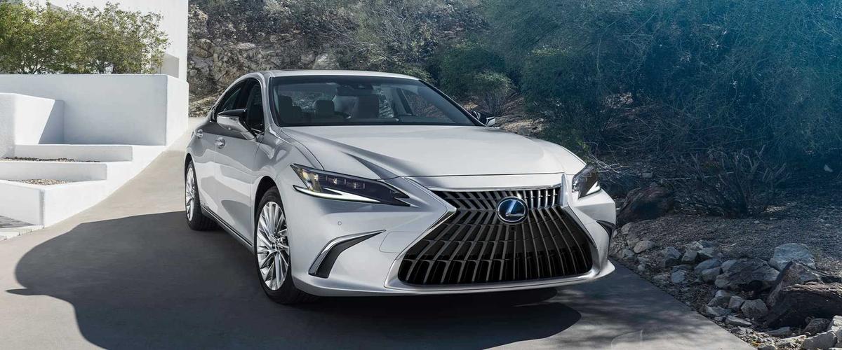 Lexus ES 300h: Giá & Thông số 2023 mới nhất