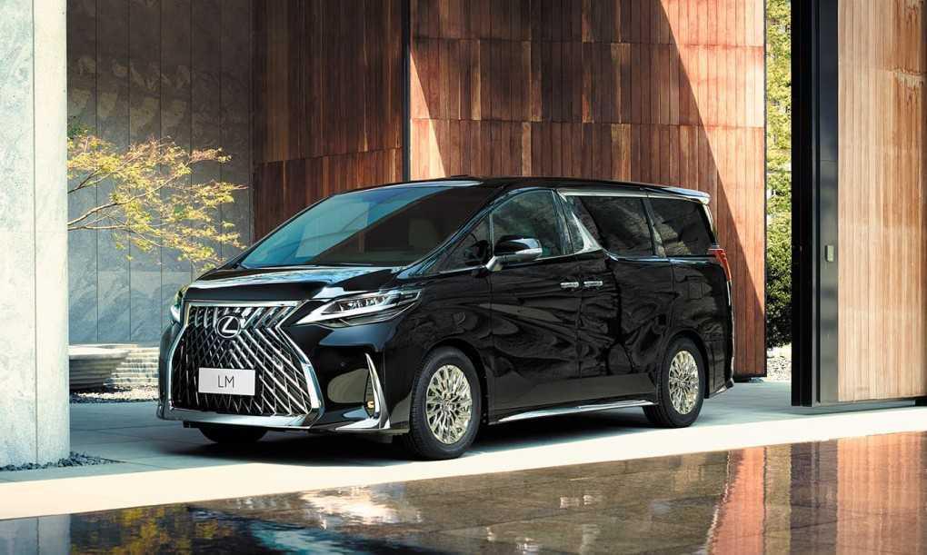 Lexus LM mới lộ diện, đi trước Toyota Alphard 2023 “một bước”