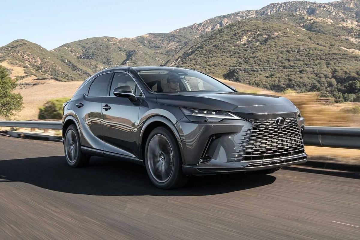 Lexus RX 350 Premium: Giá & Thông số mới nhất