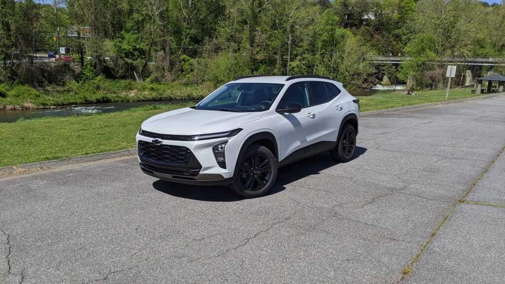 Đánh giá Chevroplet Trax 2024 - Giảm công suất nhưng cải tiến nội thất