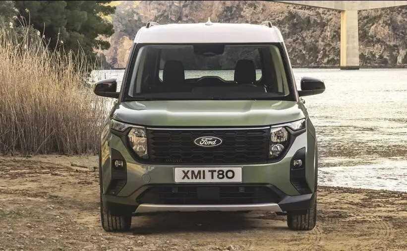 Ford Tourneo Courier: Công nghệ tương lai cùng với tính thực dụng hiện tại