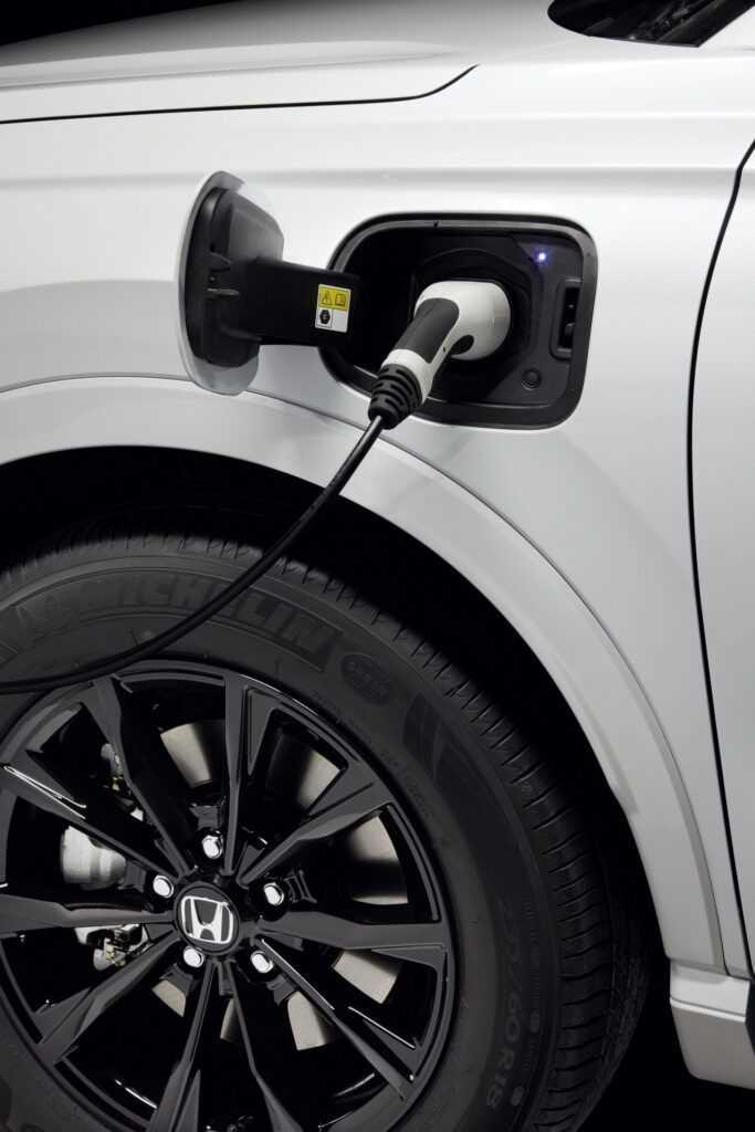 Honda CR-V 2023 Châu Âu: Phiên bản e:PHEV với phạm vi 51 dặm