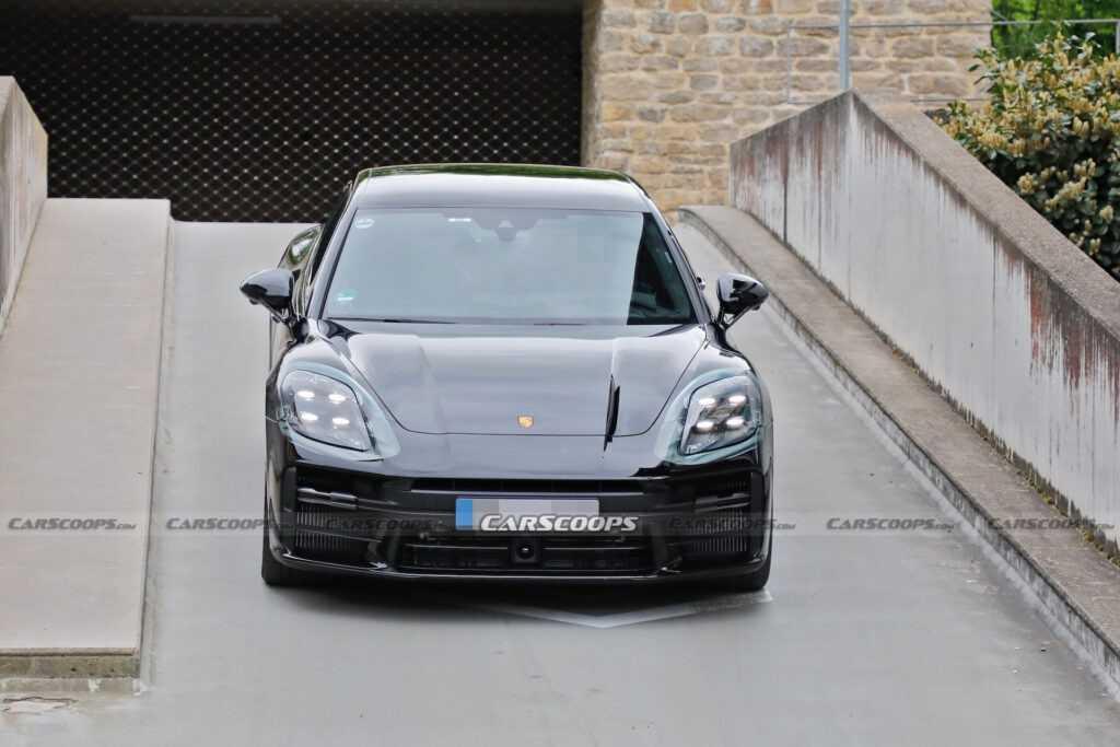 Hé lộ những hình ảnh Porsche Panamera sau khi cải tiến